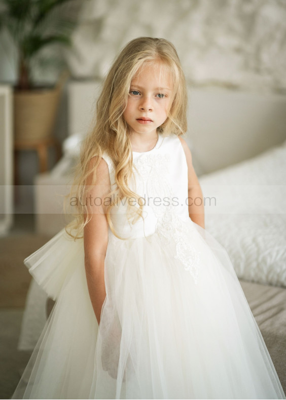 Ivory Lace Tulle V Back Flower Girl Dress With Detachable Train